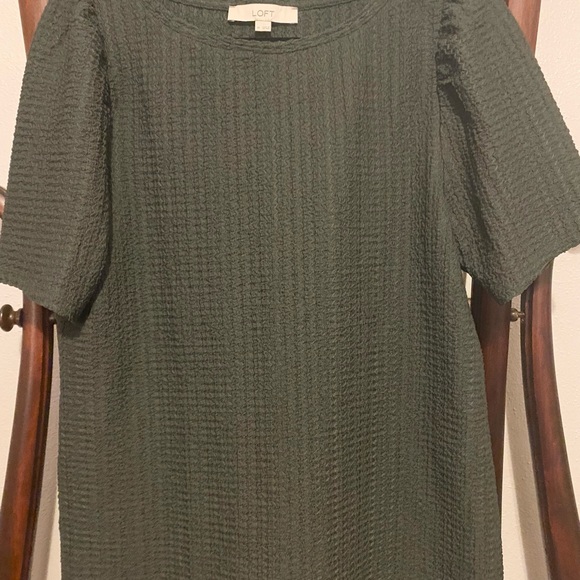 LOFT cuffed sleeve blouse like new! - Picture 3 of 4